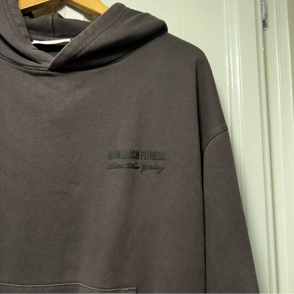 Vanquish Fitness Hoodie Dark Brown Gym Size Large Comfy Better Than Yesterday - Picture 3 of 6